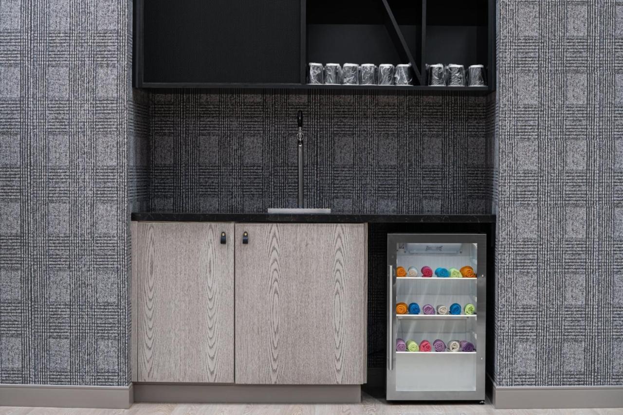 Courtyard By Marriott Calgary Downtown Hotel Buitenkant foto